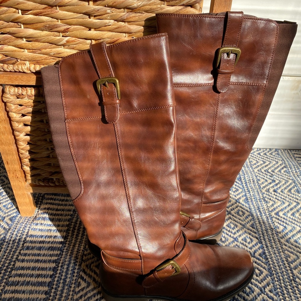 Cute below knee boots. Fall/winter /summer